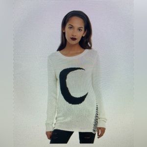 Hot Topic  Crescent Moon knit top  L